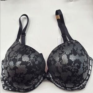 PINK Victoria's Secret Black and Silver Lace Bra